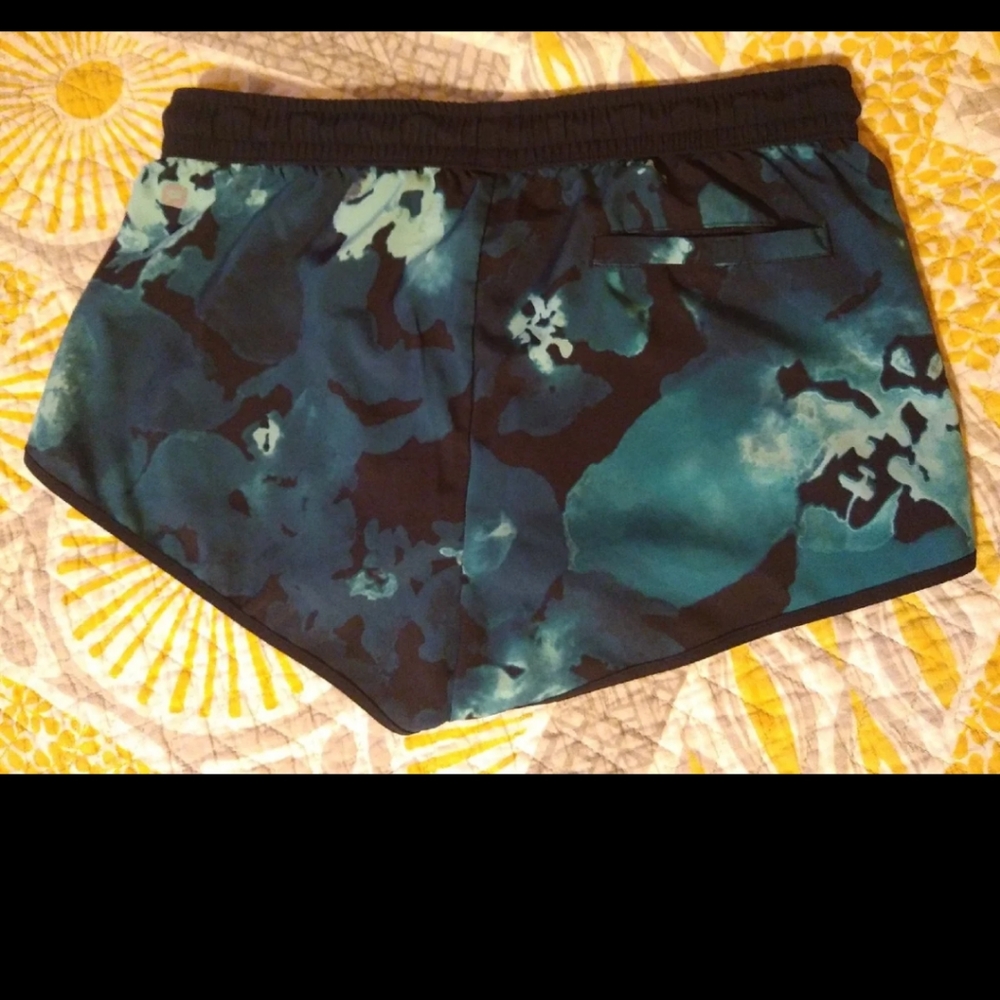 Fabletics Shorts - Picture 4 of 4